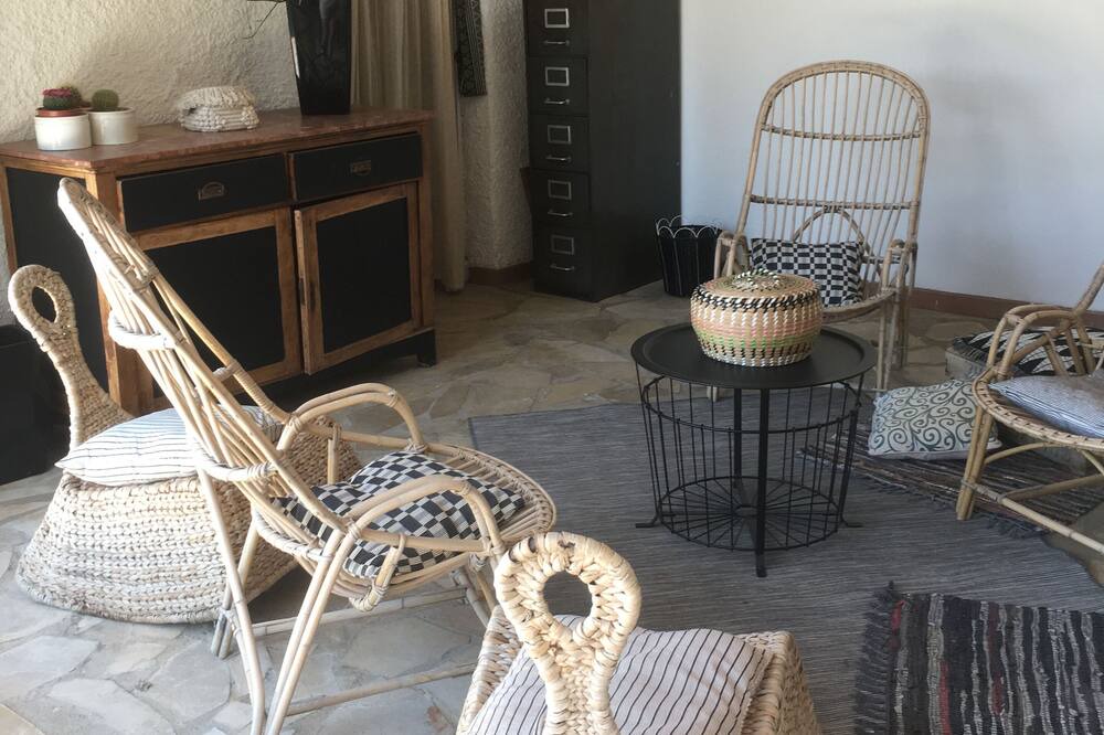 Photo of Livingroom in Thezan-les-Beziers