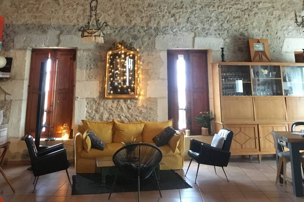 Photo of Livingroom in Thezan-les-Beziers