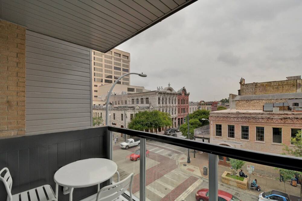 Photo of Patio Balcony in Downtown Austin