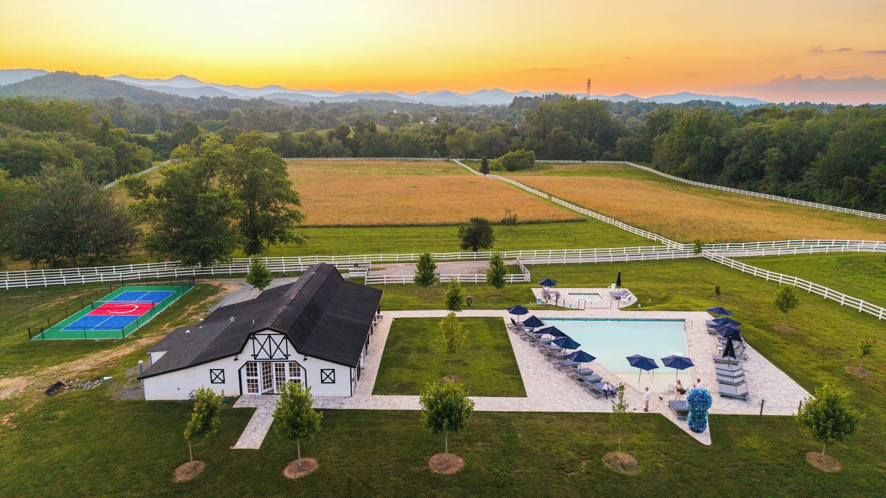 Photo of Outdoor in Hendersonville