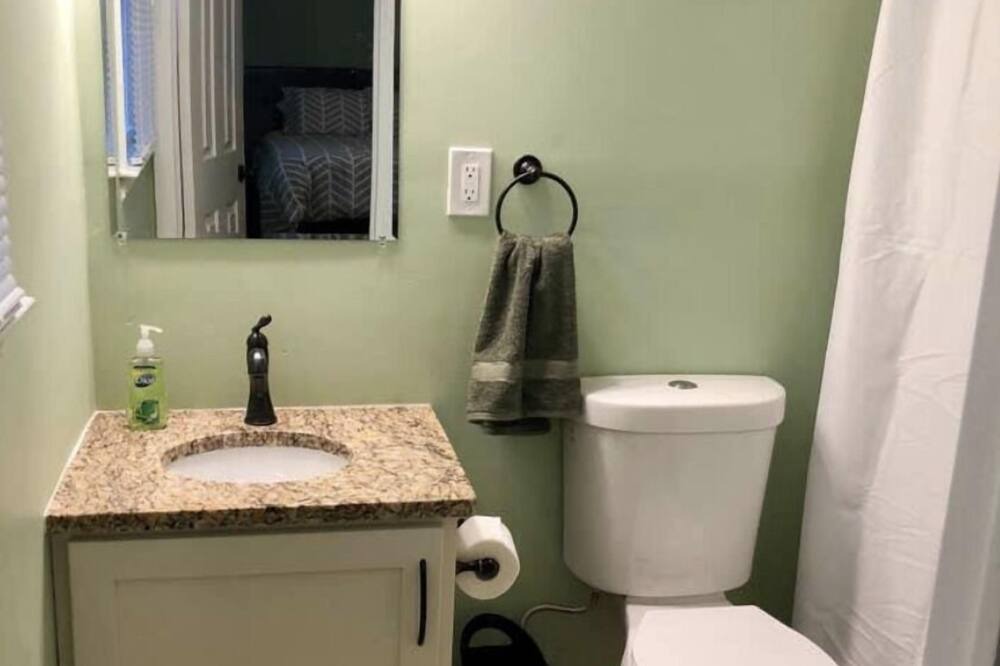 Photo of Bathroom in Willoughby Spit