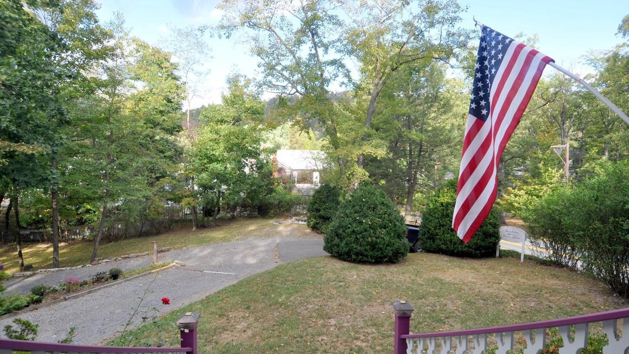 Photo of Others in Berkeley Springs