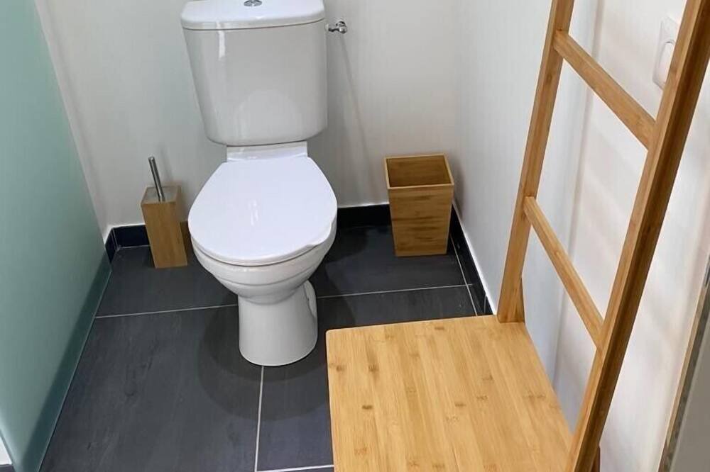 Photo of Bathroom in Paulhan