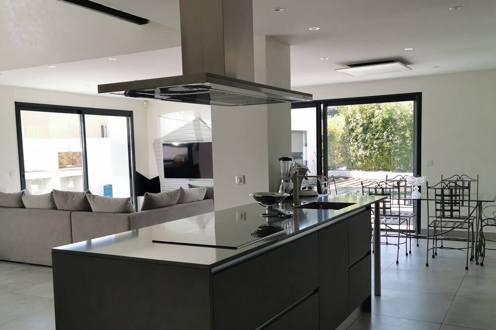 Photo of Kitchen in Paulhan