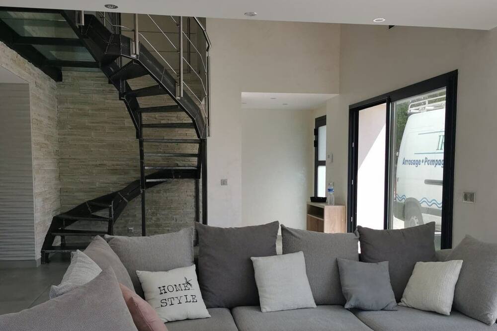 Photo of Bedroom in Paulhan