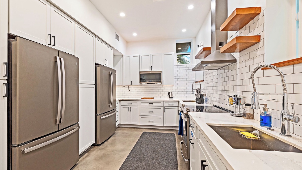 Photo of Kitchen in Wailuku