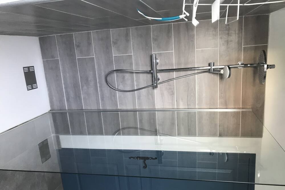 Photo of Bathroom in Ablon