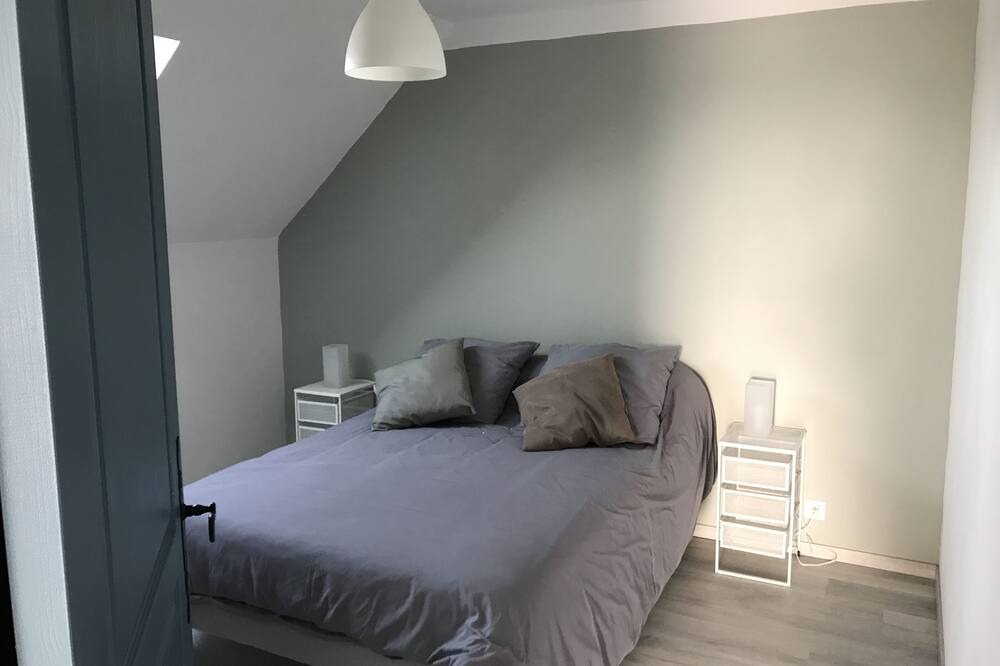 Photo of Bedroom in Ablon