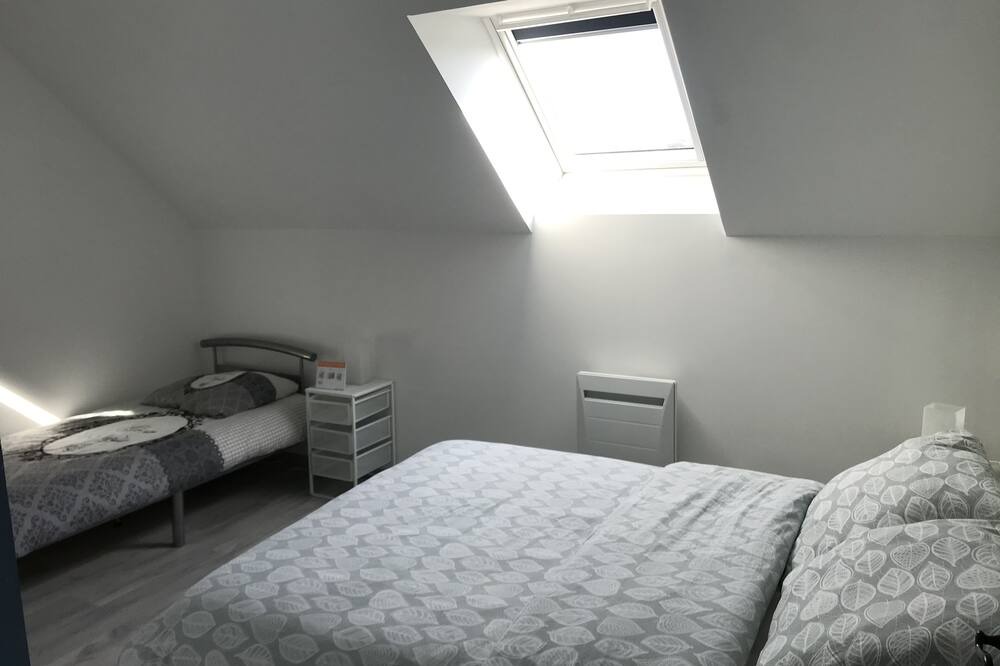 Photo of Bedroom in Ablon