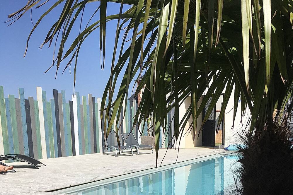 Photo of Outdoor in Ablon