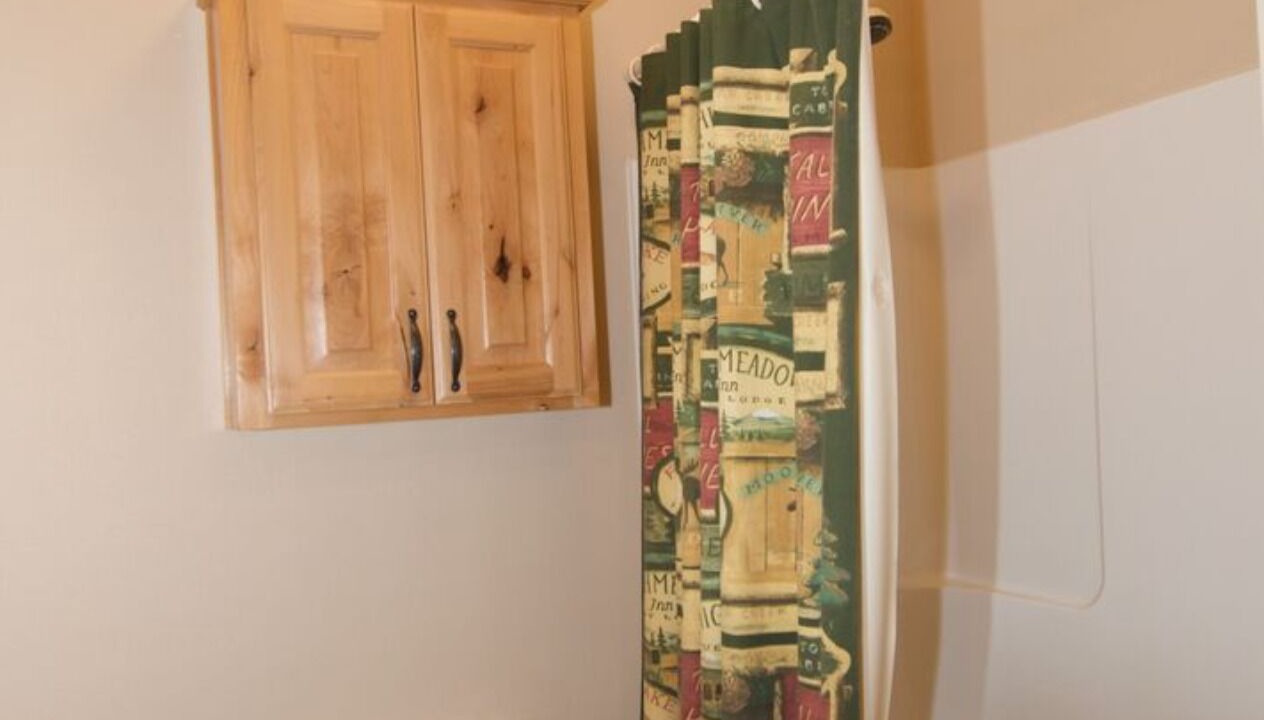 Photo of Bathroom in Island Park