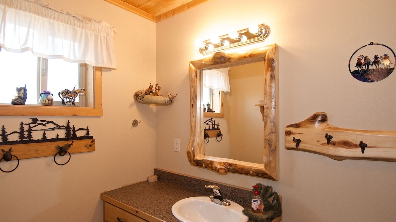 Photo of Bathroom in Island Park