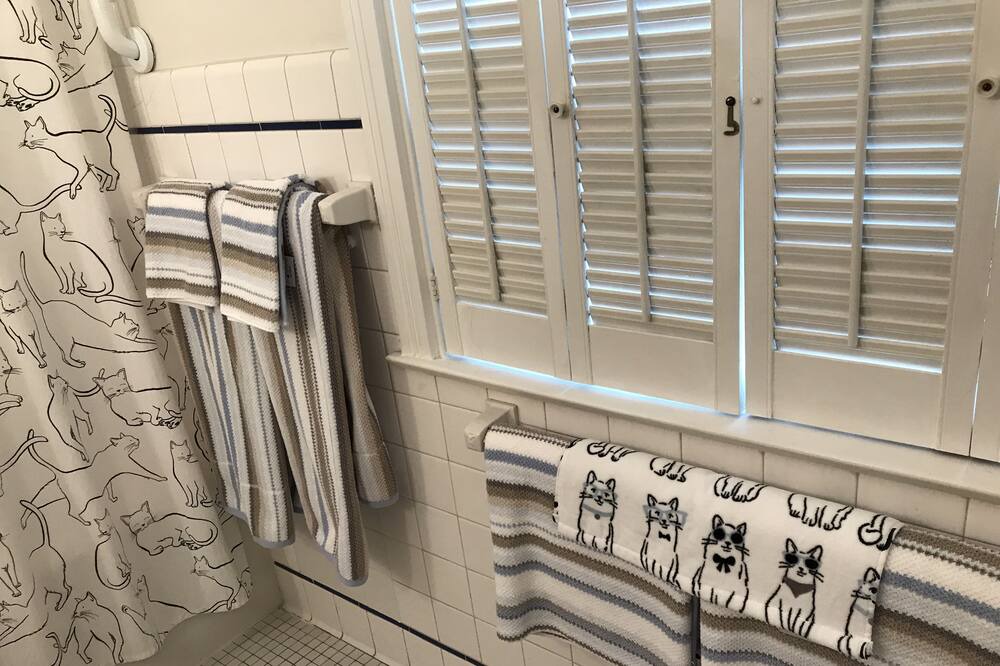 Photo of Bedroom in Utica
