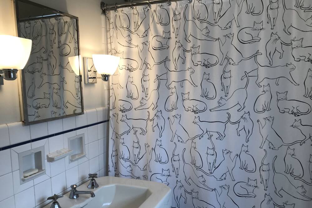 Photo of Bathroom in Utica