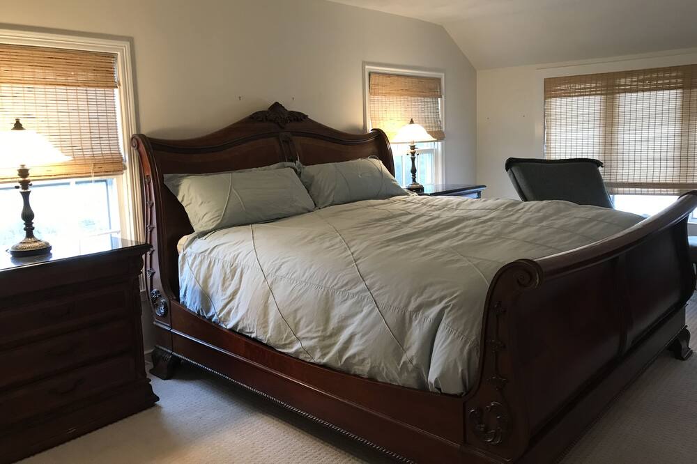 Photo of Bedroom in Utica