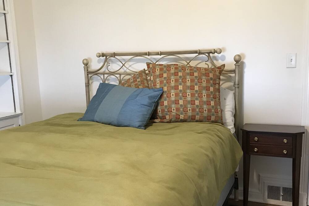 Photo of Bedroom in Utica
