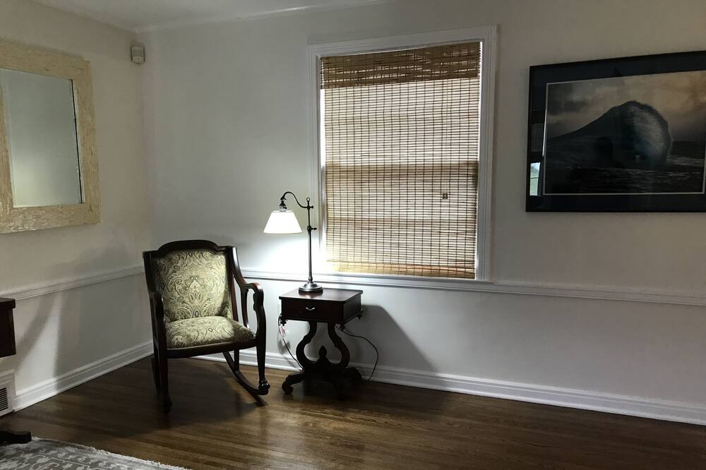 Photo of Bedroom in Utica
