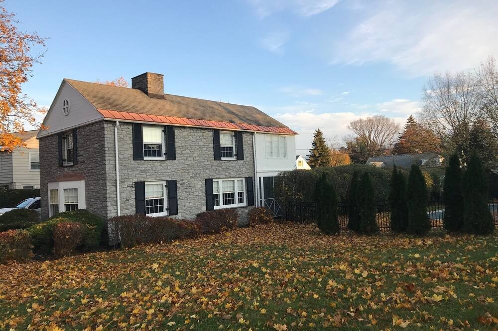 Photo of Outdoor in Utica