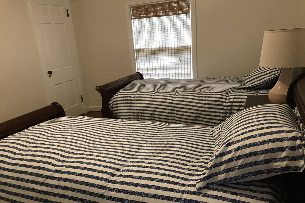 Photo of Bedroom in Utica