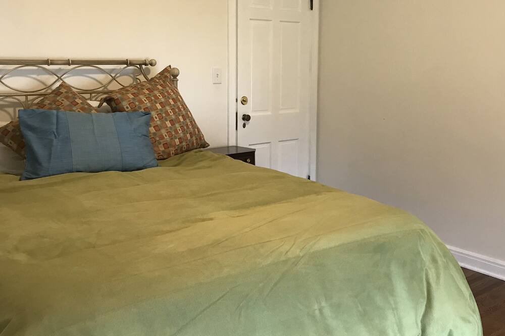 Photo of Bedroom in Utica