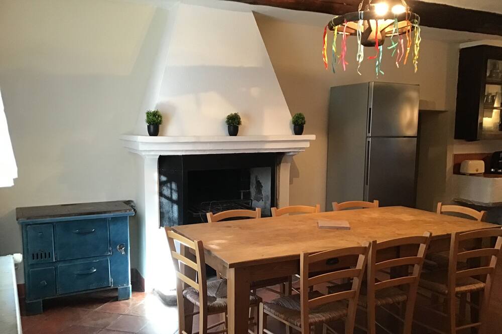 Photo of Kitchen in Loriol-du-Comtat