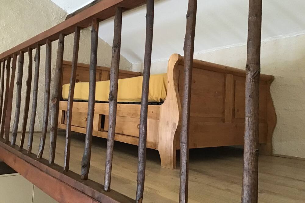 Photo of Bedroom in Loriol-du-Comtat