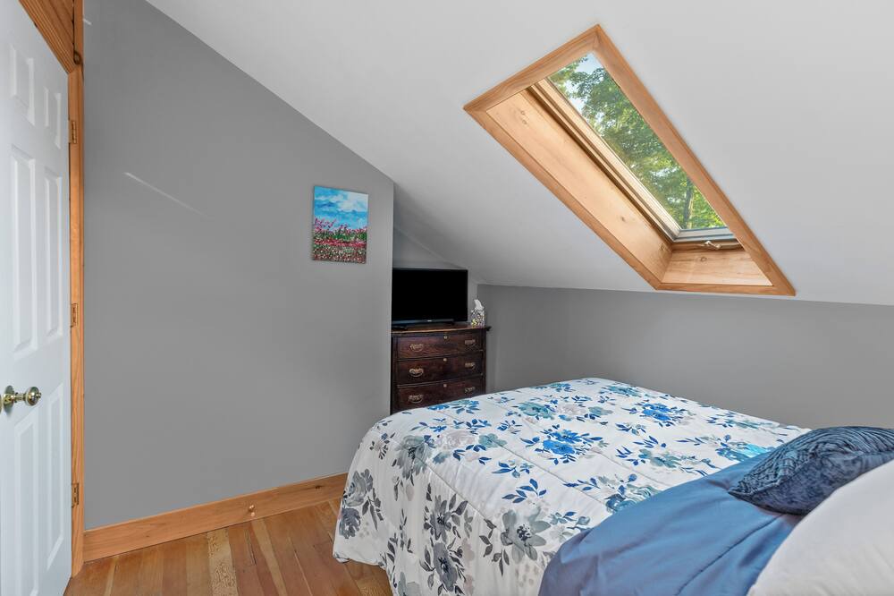 Photo of Bedroom in Hadley