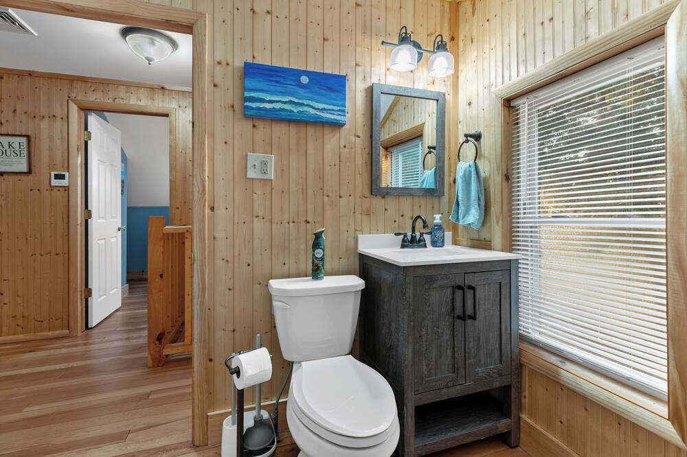 Photo of Bathroom in Hadley