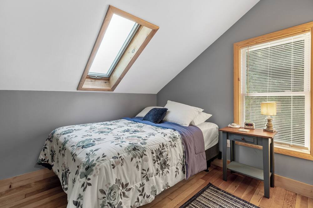 Photo of Bedroom in Hadley