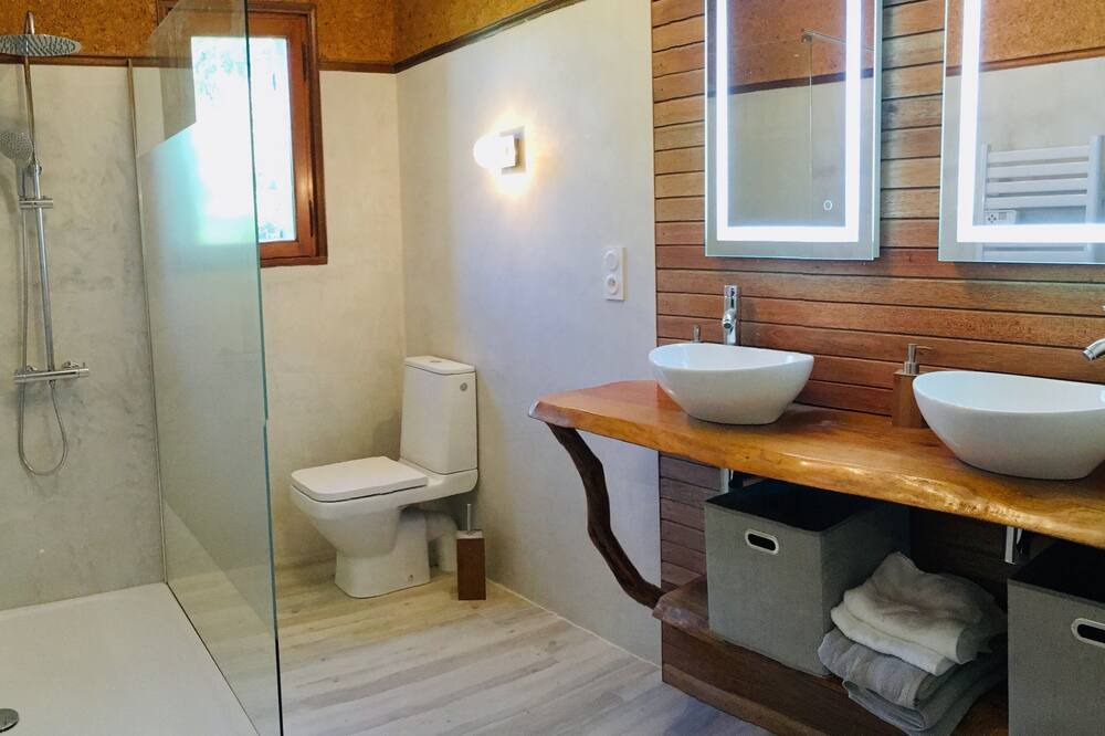 Photo of Bathroom in Villevieille