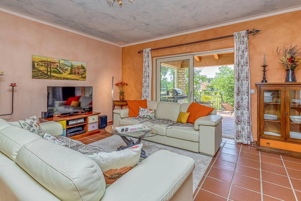 Photo of Livingroom in Sumber