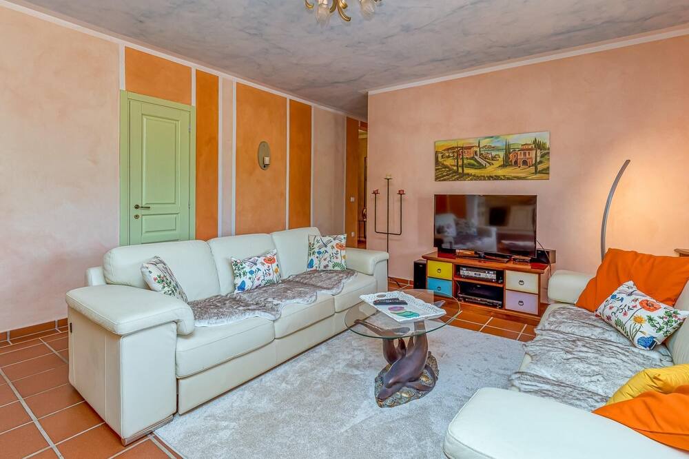 Photo of Livingroom in Sumber
