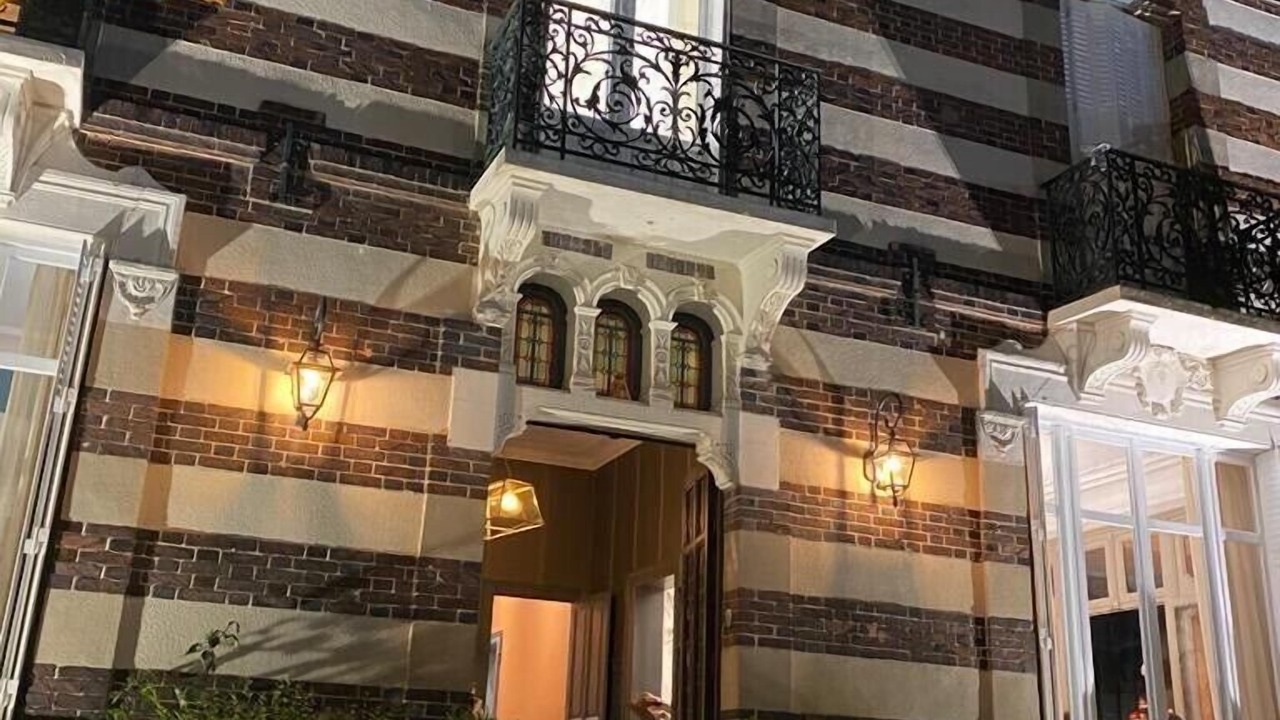 Photo of Buildings in Chartres