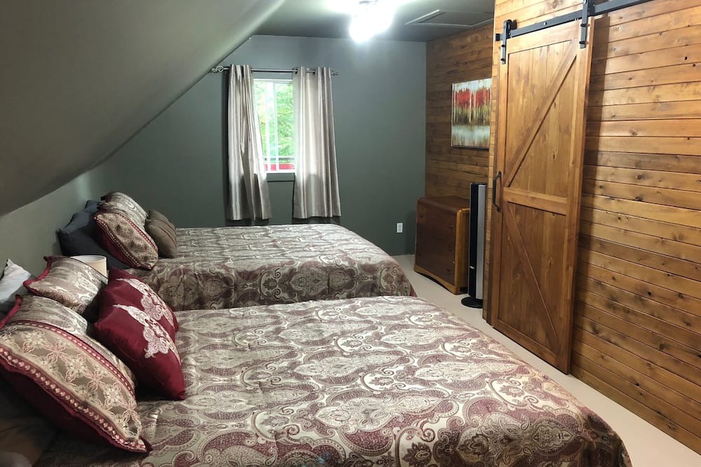 Photo of Bedroom in Leslie-Clapham-et-Huddersfield