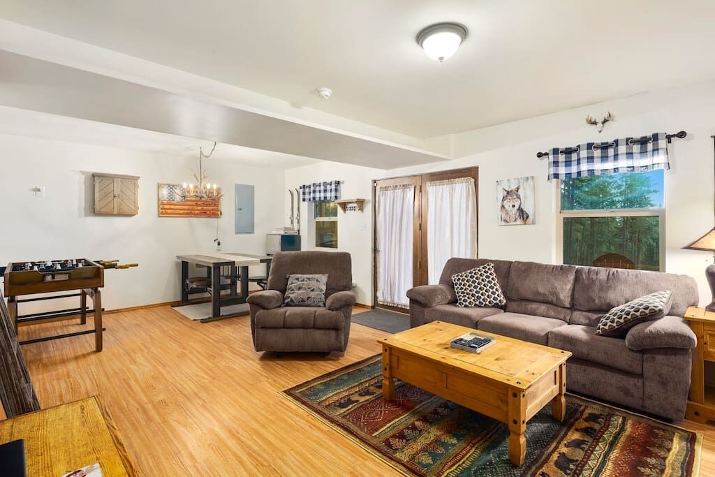 Photo of Livingroom in Sky Meadows Ranch