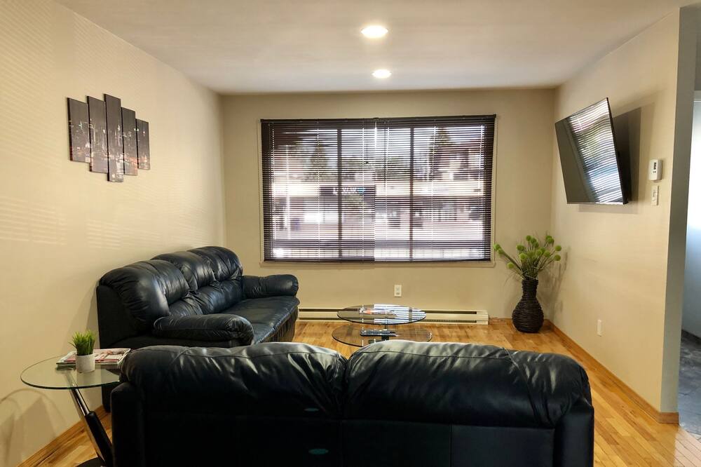 Photo of Bedroom in Laval