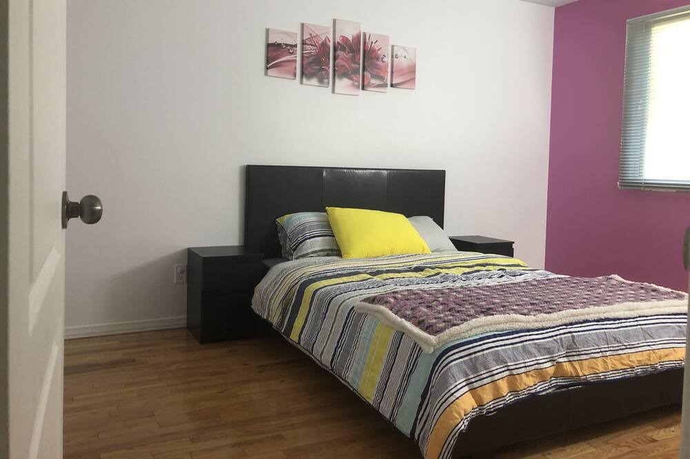 Photo of Bedroom in Laval