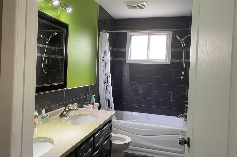 Photo of Bathroom in Laval