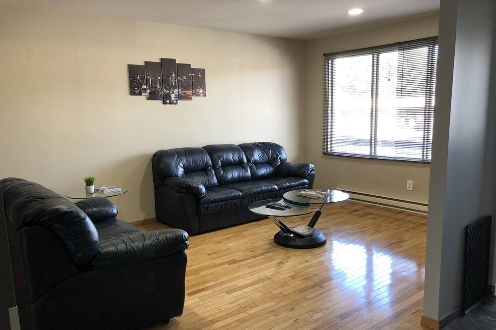 Photo of Livingroom in Laval