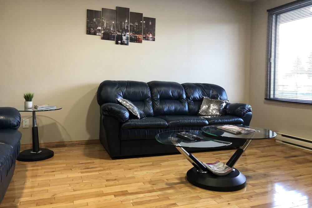 Photo of Livingroom in Laval