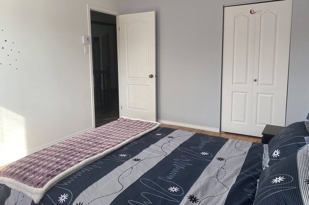 Photo of Bedroom in Laval