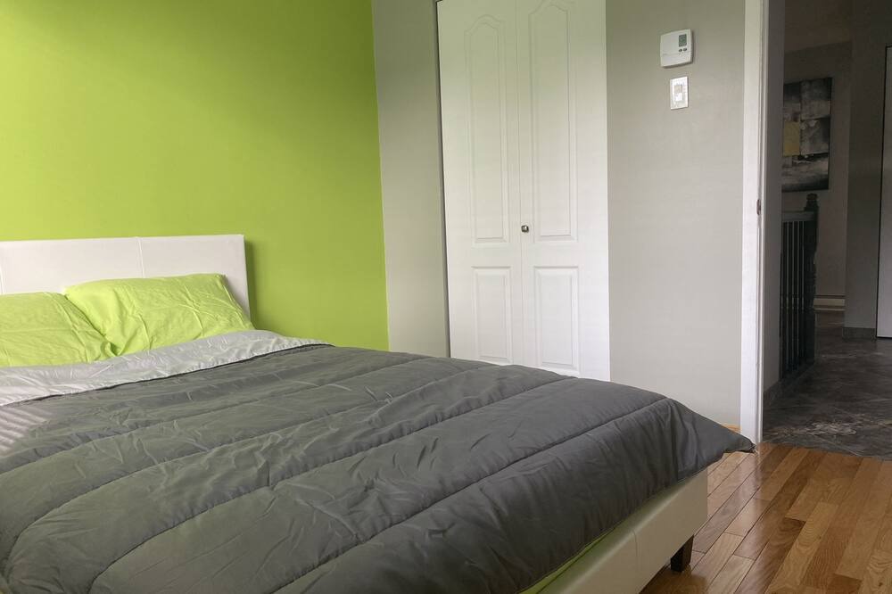 Photo of Bedroom in Laval