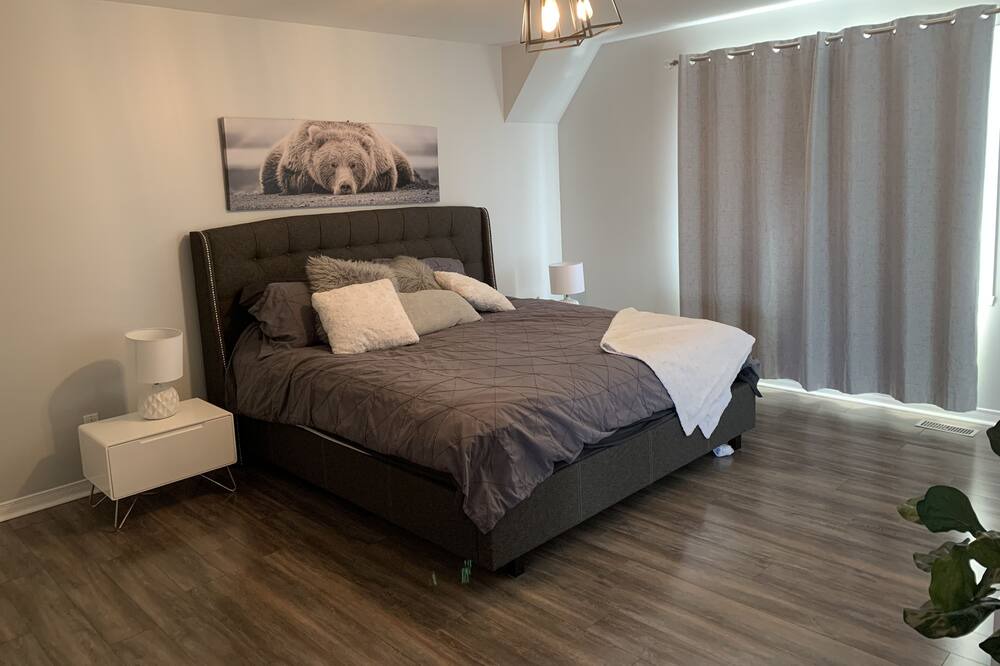 Photo of Bedroom in Vaudreuil