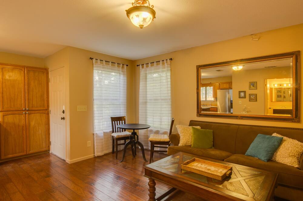 Photo of Livingroom in Wetmore