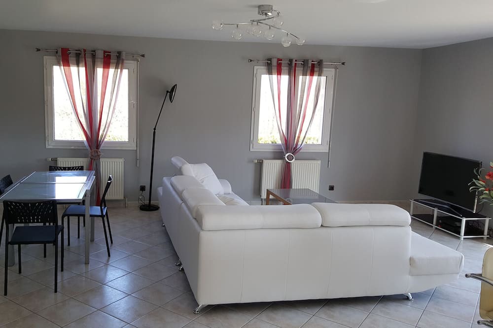 Photo of Livingroom in Beaune-les-Mines