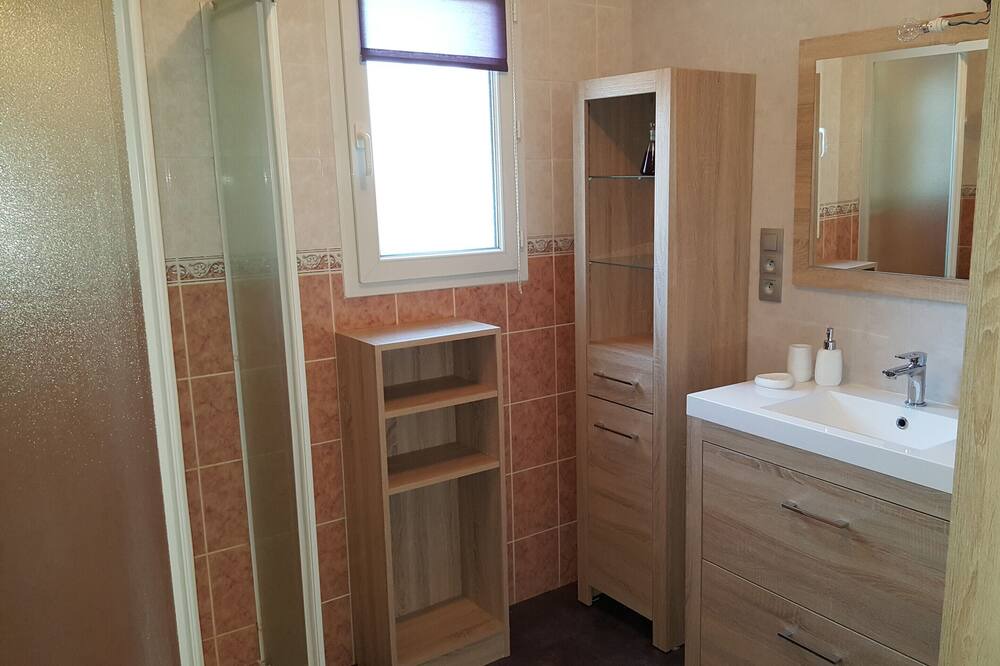 Photo of Bathroom in Beaune-les-Mines