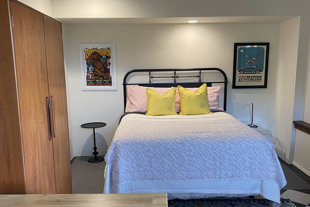 Photo of Bedroom in Pedro Point