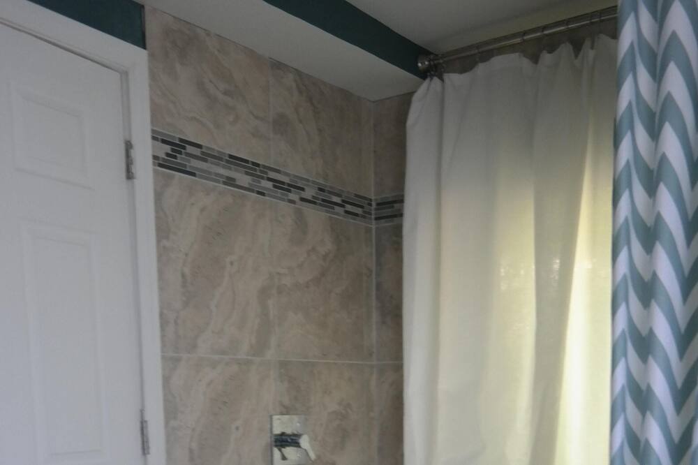 Photo of Bathroom in Lake Dalecarlia