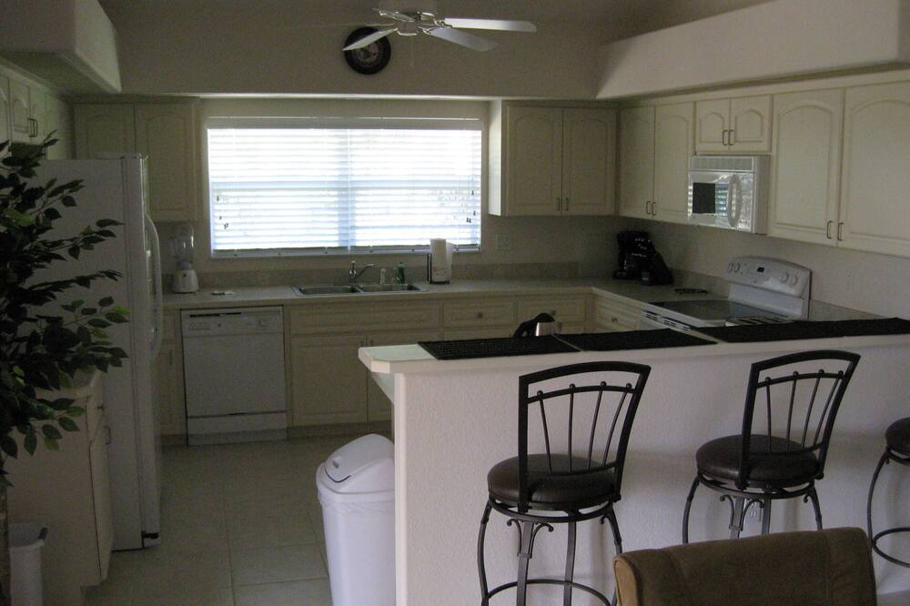 Photo of Kitchen in Pine Valley