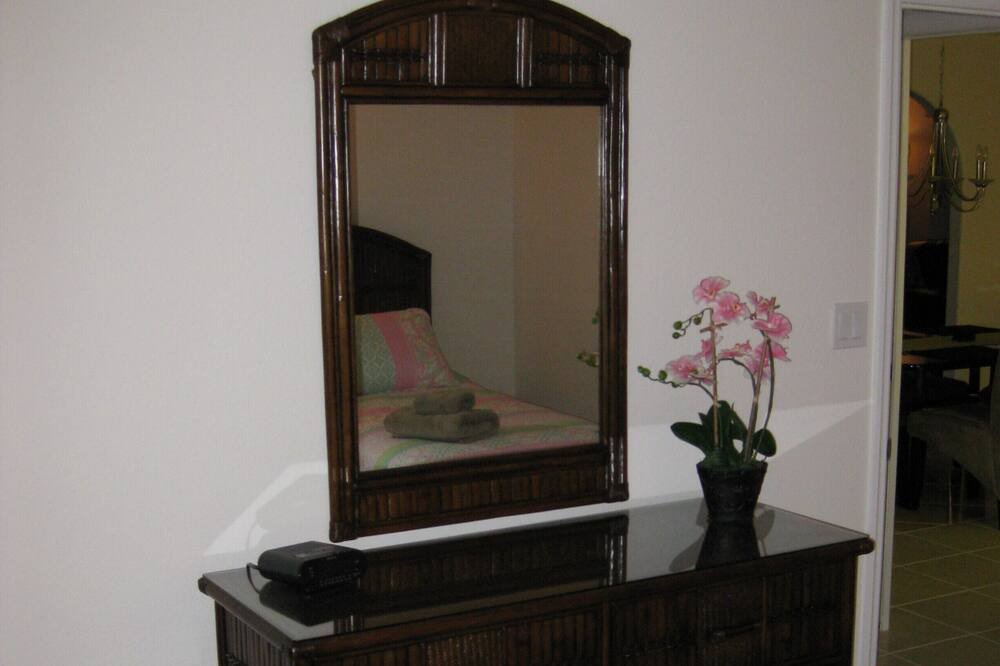 Photo of Bedroom in Pine Valley